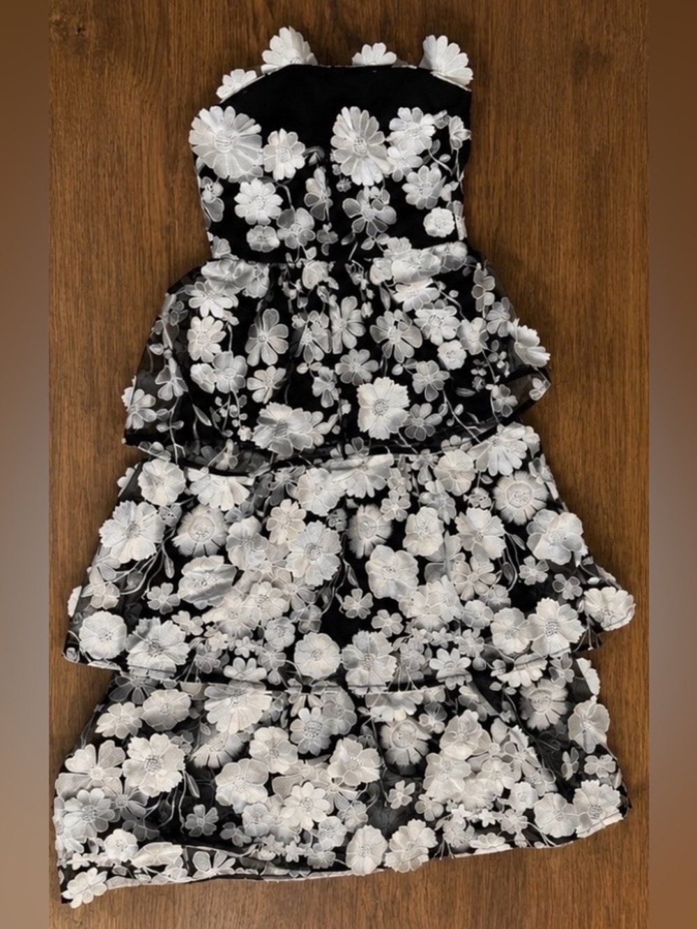 Holiday Party Mew & Mews Black White Floral Appliqué Strapless Tiered Midi Dress - Picture 4 of 10